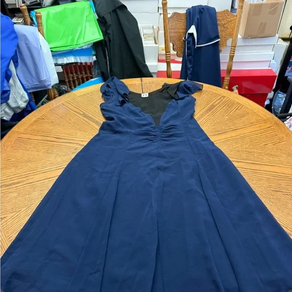 Anne Klein | Dresses | Anne Klein Blue Sleeveless Vneck Dress